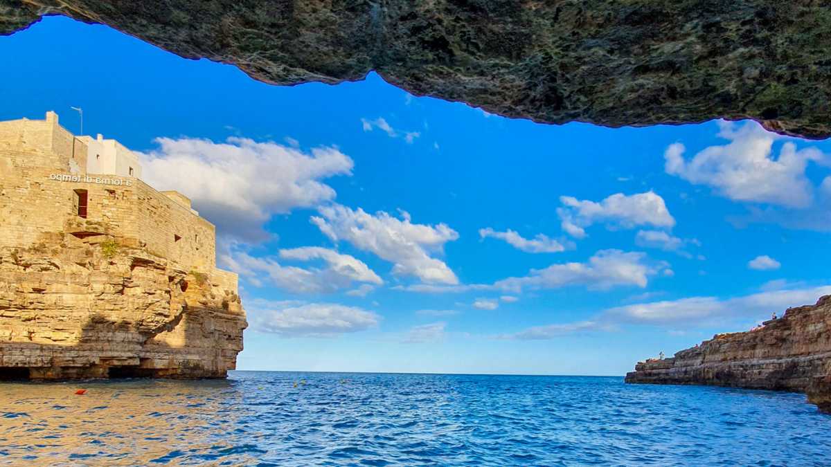 Polignano a Mare: La Meta Ideale per Famiglie con Bambini