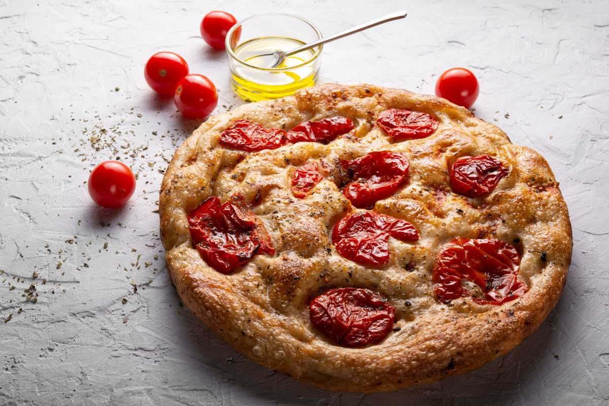 Piatto tipico barese servito in un ristorante, includi Bari